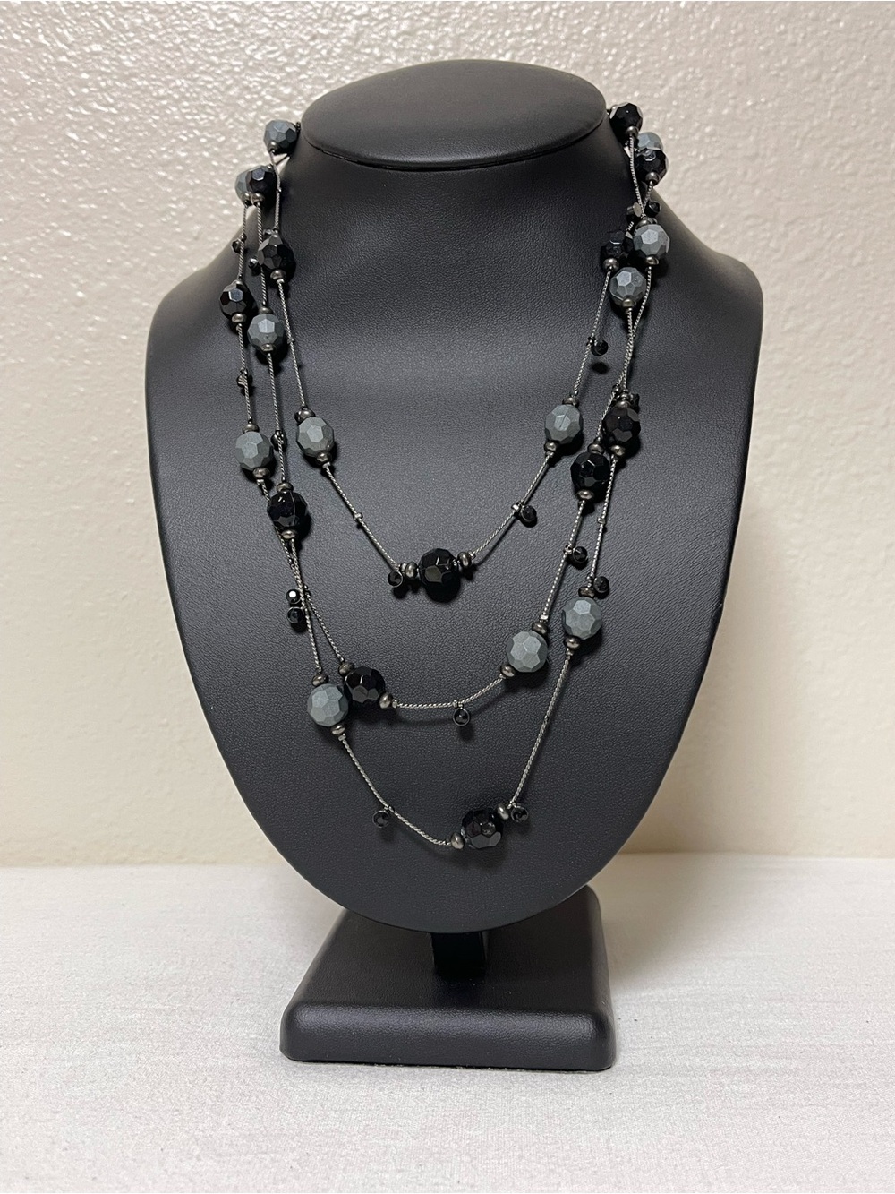 Elegant Black and Gray Beaded Long Necklace